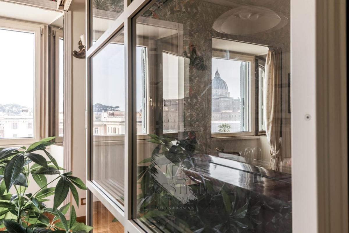 New! Finestra Su San Pietro *
